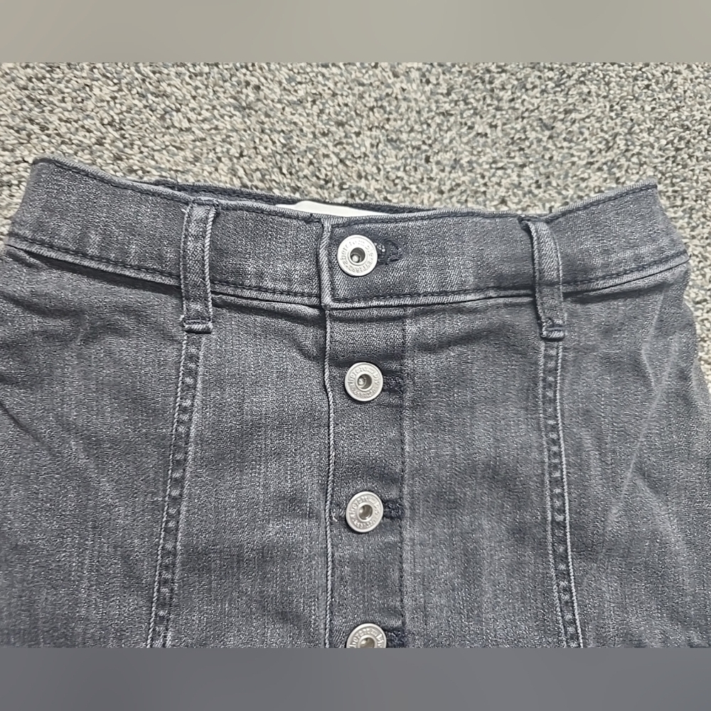 Abercrombie Kids Dark Gray Denim Skirt Button Accent Size 9/10 Girls - Picture 8 of 9